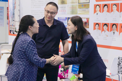 助力生育友好行動再升級：深圳怡康婦產(chǎn)醫(yī)院參加優(yōu)生優(yōu)育博覽會